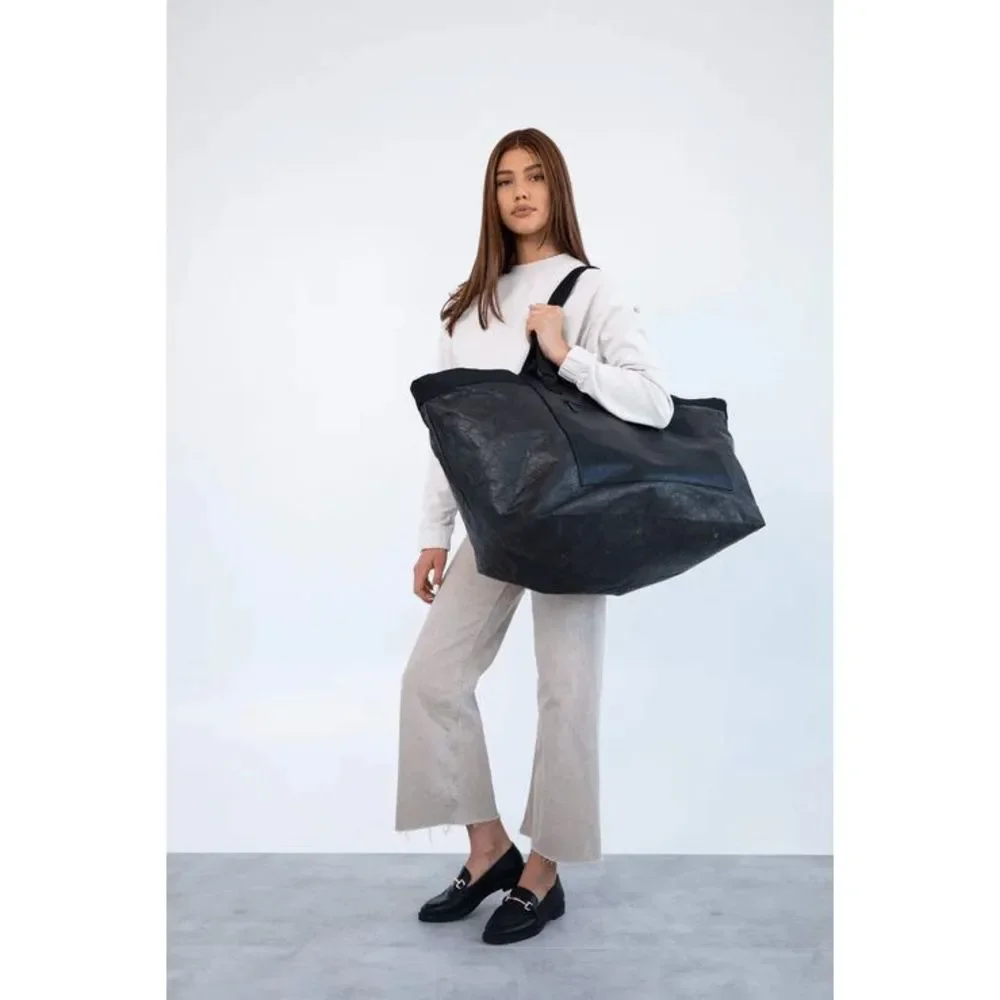 NWT Beis XL Tote Bag in Black - Picture 7 of 10